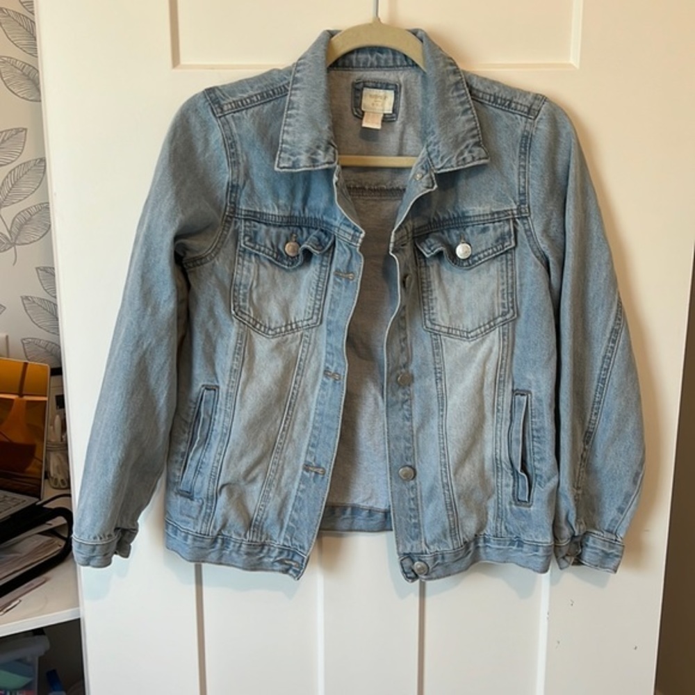Forever 21 Girls light wash Jean jacket